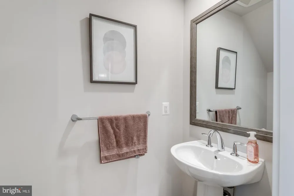 43190 MONGOLD SQUARE Ashburn, VA 20148