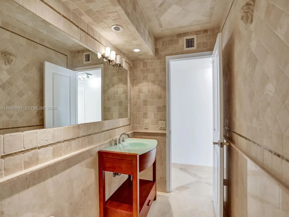1880 S Ocean Dr #402 Hallandale Beach, FL 33009