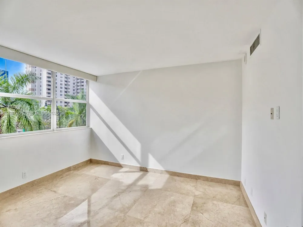 1880 S Ocean Dr #402 Hallandale Beach, FL 33009
