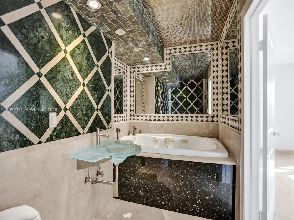 1880 S Ocean Dr #402 Hallandale Beach, FL 33009