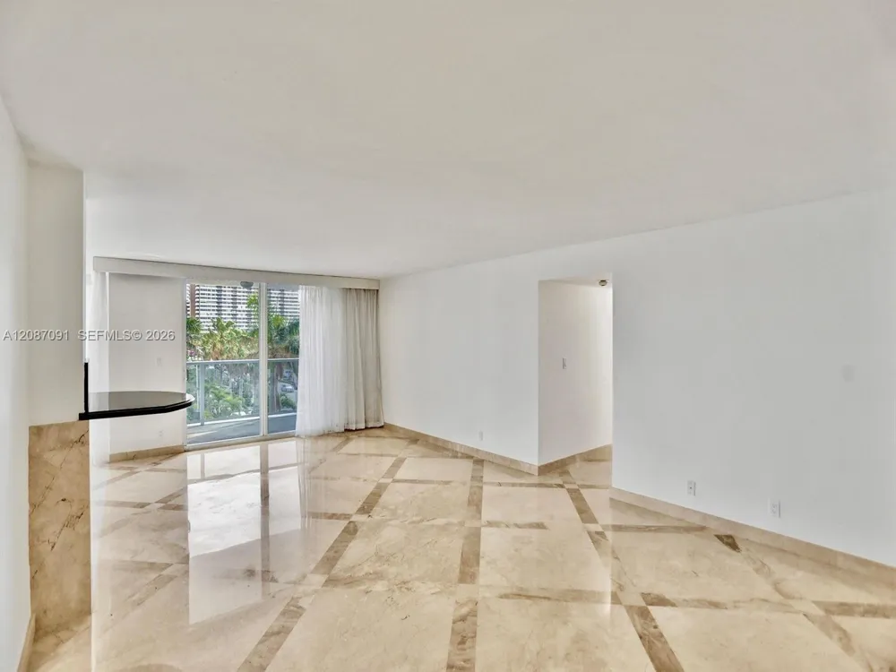 1880 S Ocean Dr #402 Hallandale Beach, FL 33009