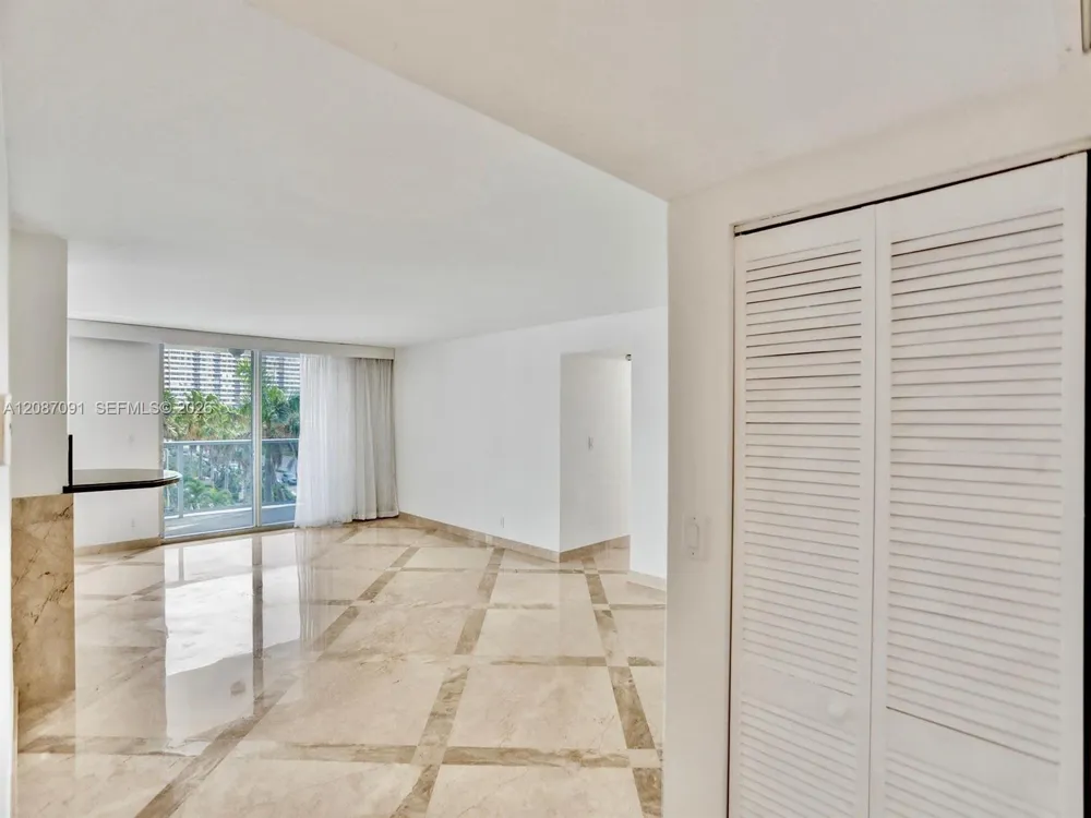 1880 S Ocean Dr #402 Hallandale Beach, FL 33009