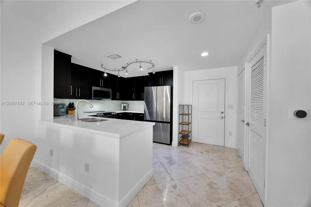 10 Aragon Ave #810 Coral Gables, FL 33134