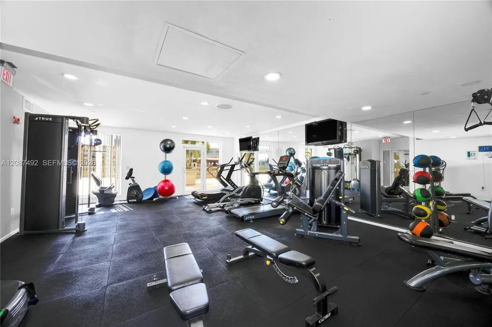 10 Aragon Ave #810 Coral Gables, FL 33134