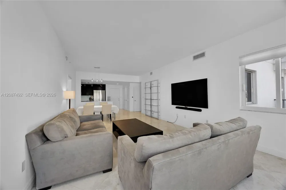 10 Aragon Ave #810 Coral Gables, FL 33134