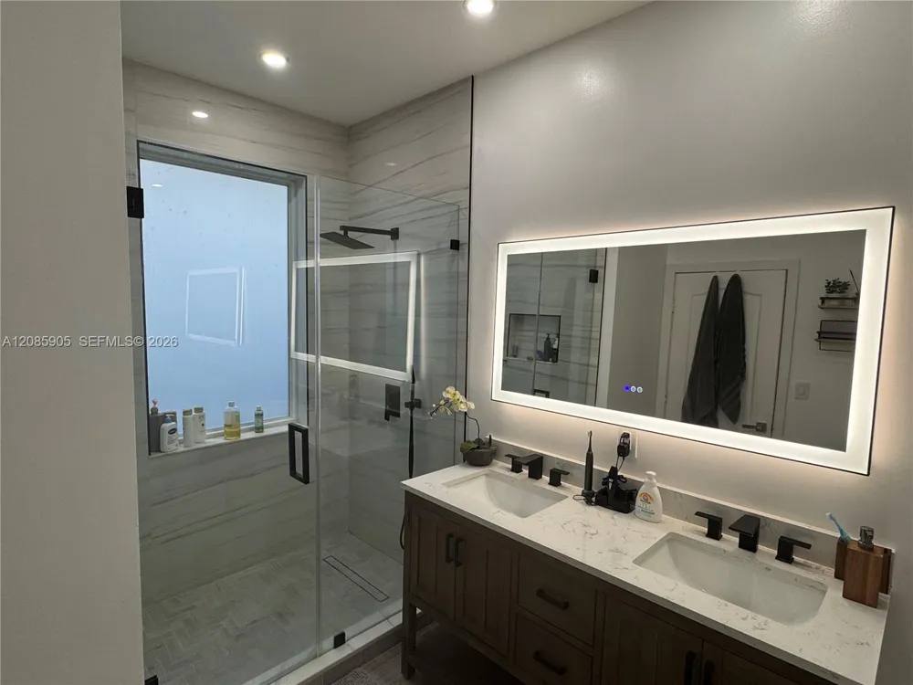 1150 NW 135th Ct #1150 Miami, FL 33182