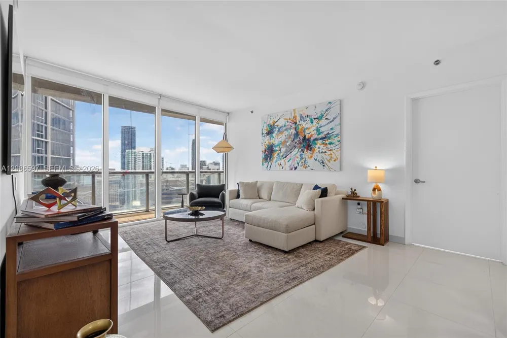 475 Brickell Ave #4613 Miami, FL 33131