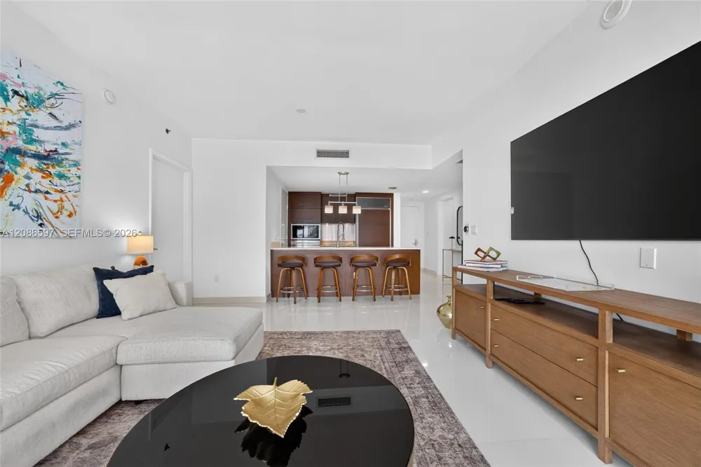 475 Brickell Ave #4613 Miami, FL 33131
