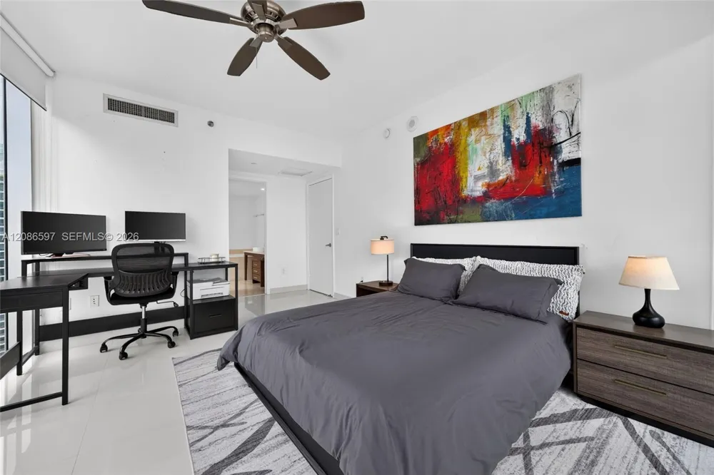 475 Brickell Ave #4613 Miami, FL 33131