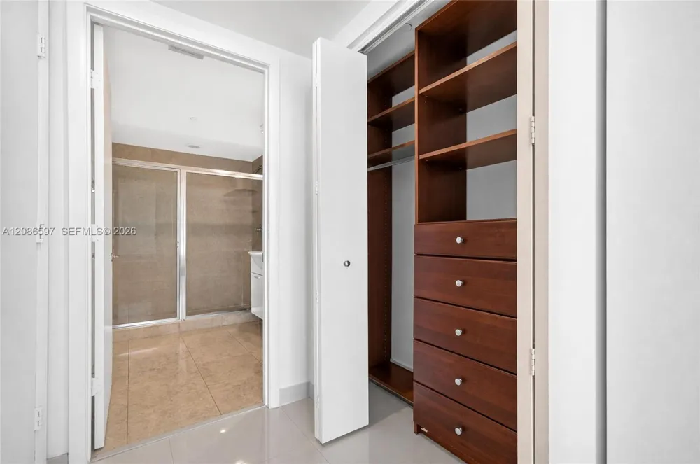 475 Brickell Ave #4613 Miami, FL 33131