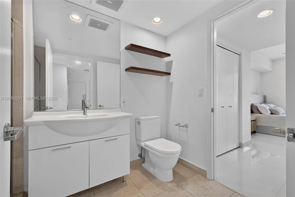 475 Brickell Ave #4613 Miami, FL 33131