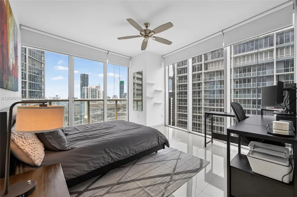 475 Brickell Ave #4613 Miami, FL 33131