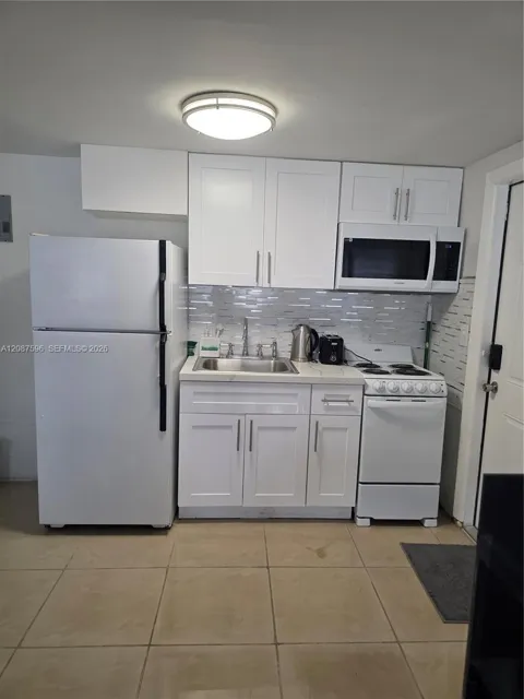 5712 Hollywood Blvd #1