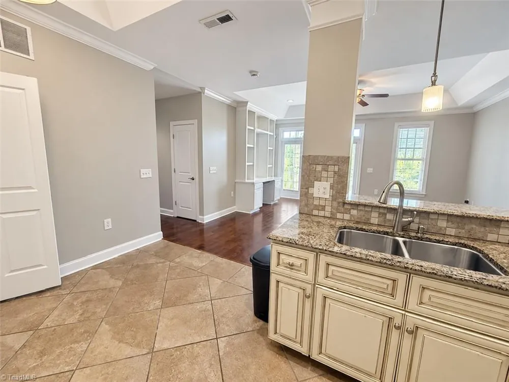 238 E Lewis Street #403 Greensboro, NC 27406