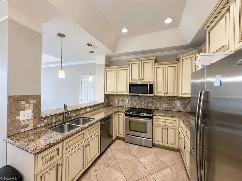 238 E Lewis Street #403 Greensboro, NC 27406