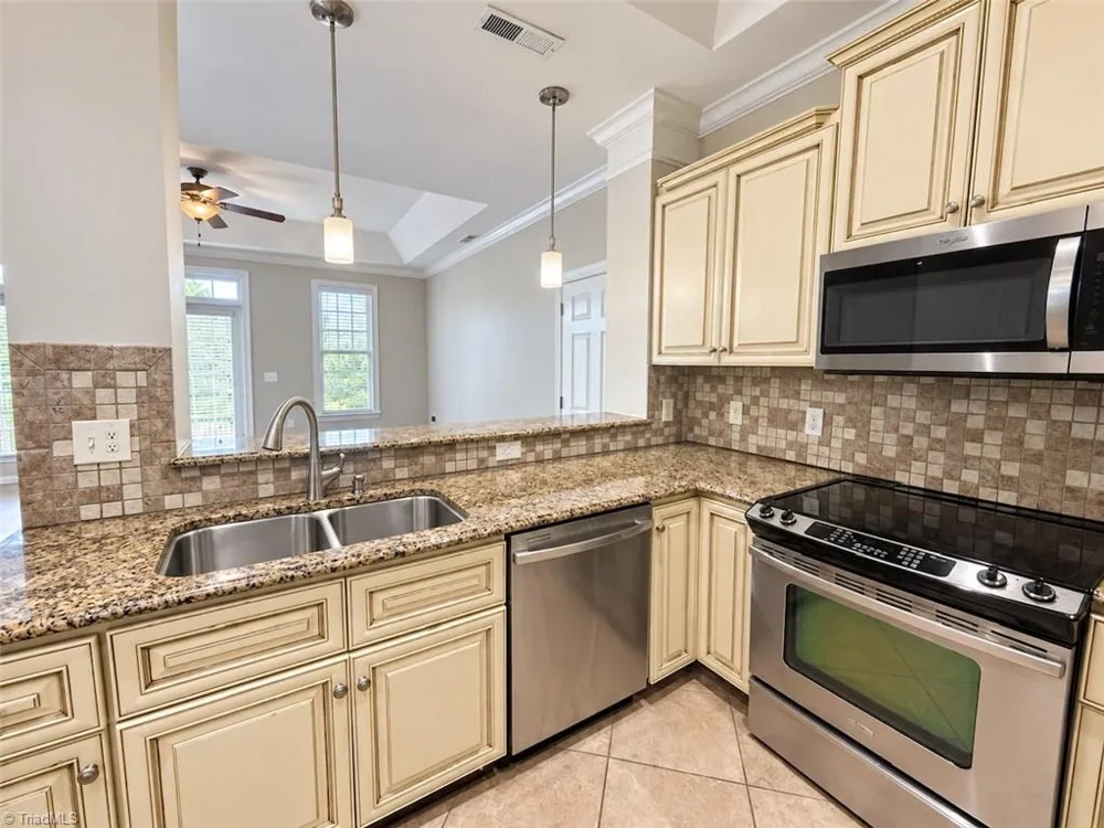 238 E Lewis Street #403 Greensboro, NC 27406
