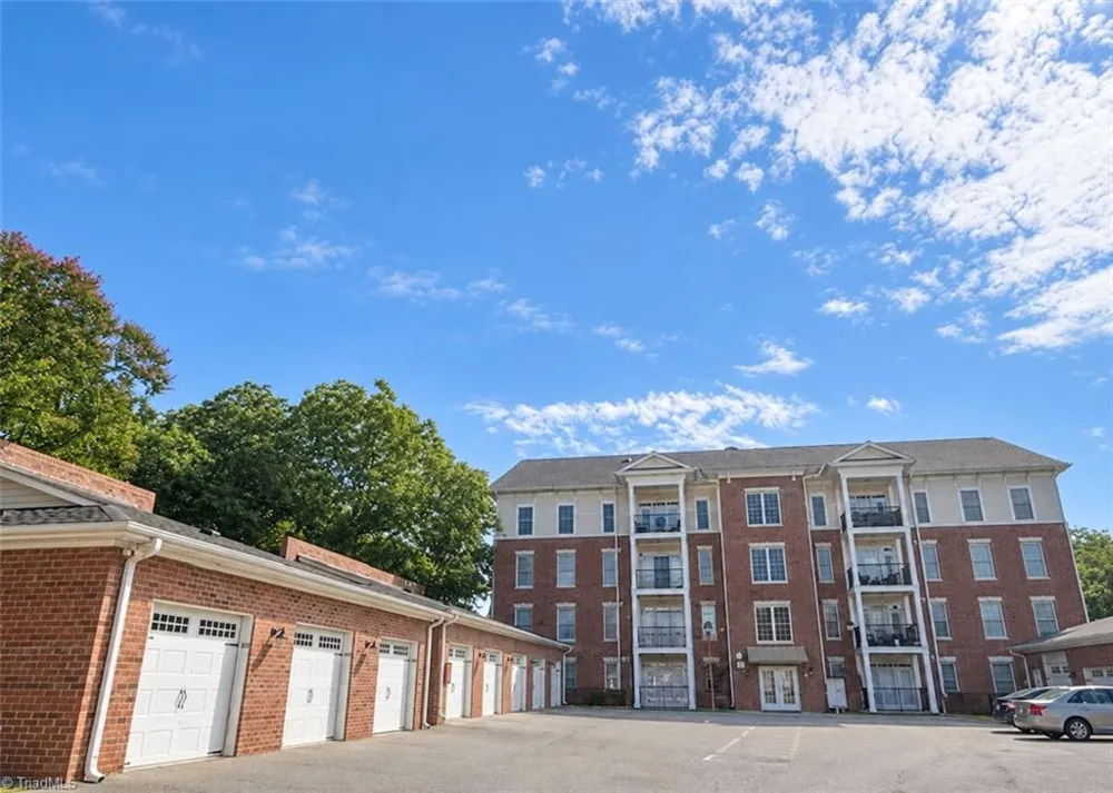 238 E Lewis Street #403 Greensboro, NC 27406