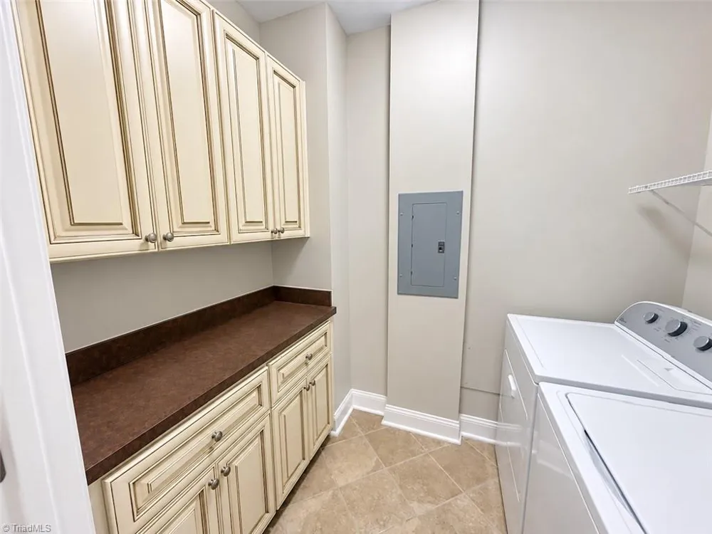 238 E Lewis Street #403 Greensboro, NC 27406