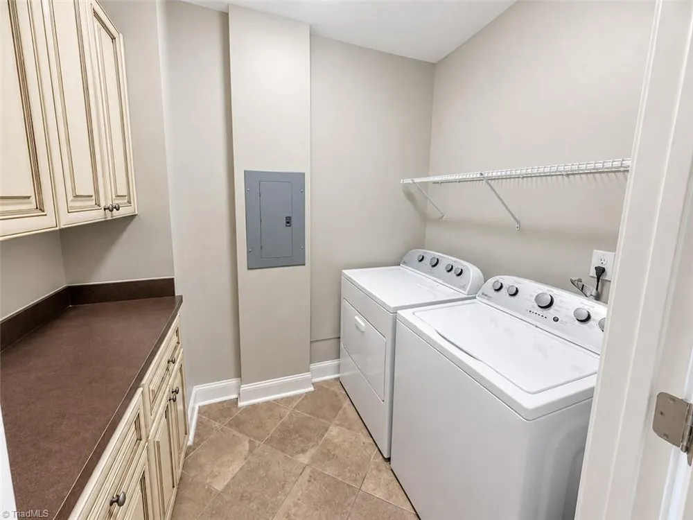238 E Lewis Street #403 Greensboro, NC 27406