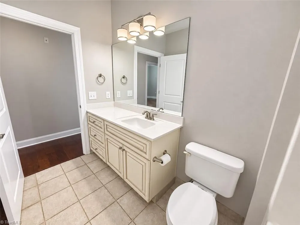 238 E Lewis Street #403 Greensboro, NC 27406