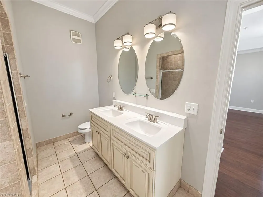 238 E Lewis Street #403 Greensboro, NC 27406