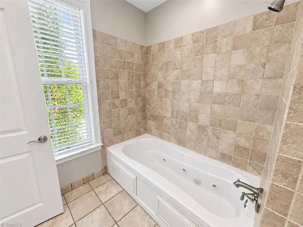 238 E Lewis Street #403 Greensboro, NC 27406