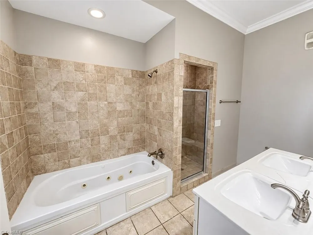 238 E Lewis Street #403 Greensboro, NC 27406