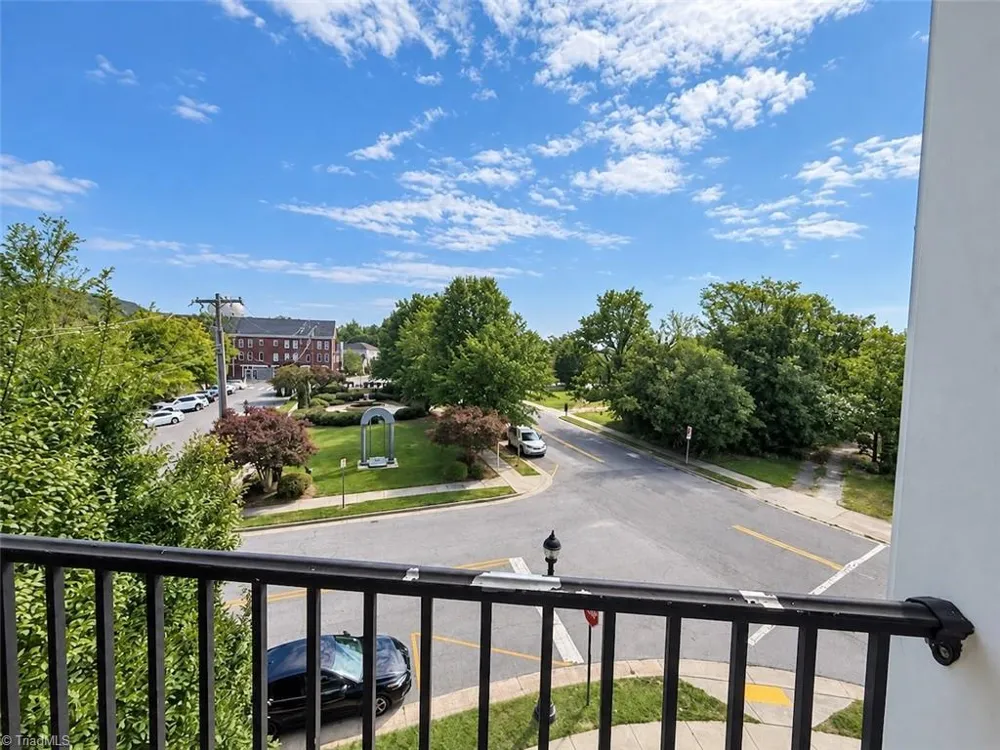 238 E Lewis Street #403 Greensboro, NC 27406