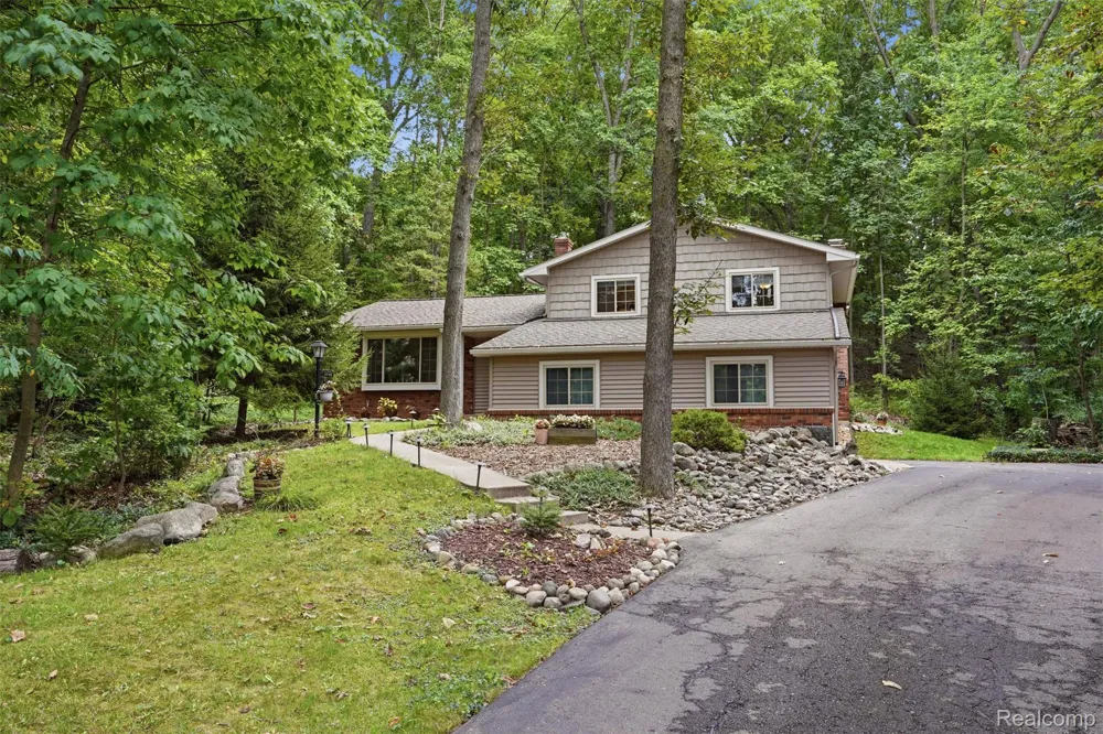 4146 Timberview Drive Genoa Township, MI 48843