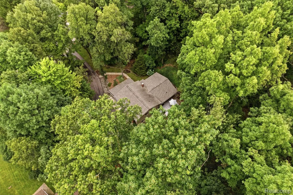 4146 Timberview Drive Genoa Township, MI 48843