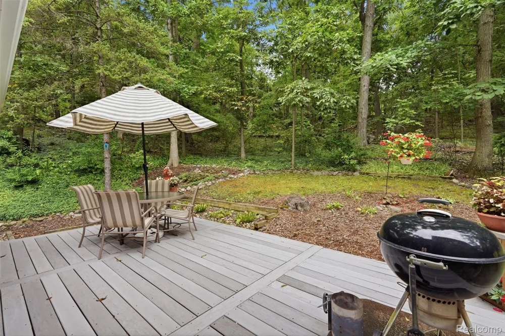 4146 Timberview Drive Genoa Township, MI 48843