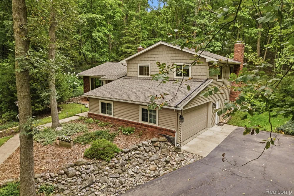 4146 Timberview Drive Genoa Township, MI 48843