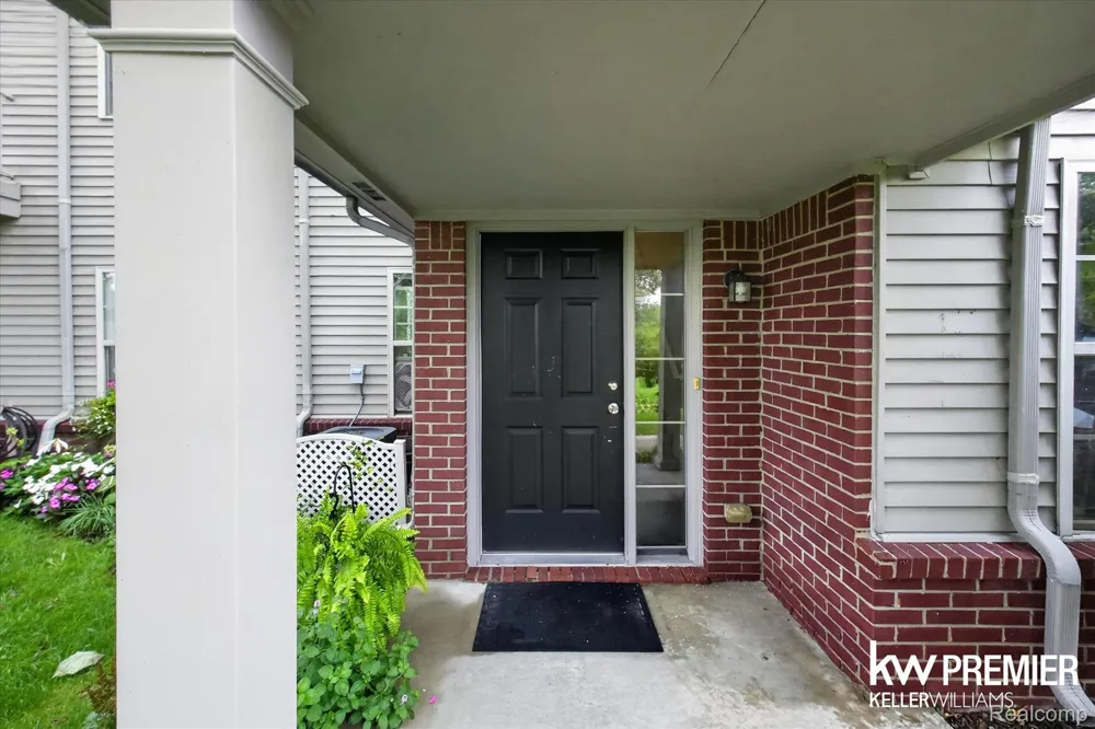 1081 Addington Lane Ann Arbor City, MI 48108