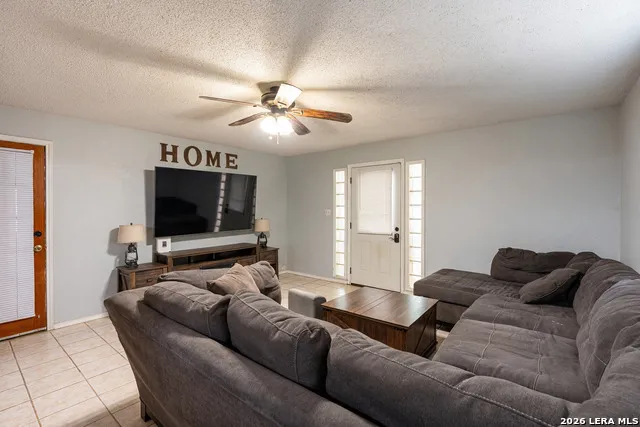 2114 TERMINAL LOOP RD McQueeney, TX 78123