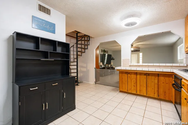 2114 TERMINAL LOOP RD McQueeney, TX 78123