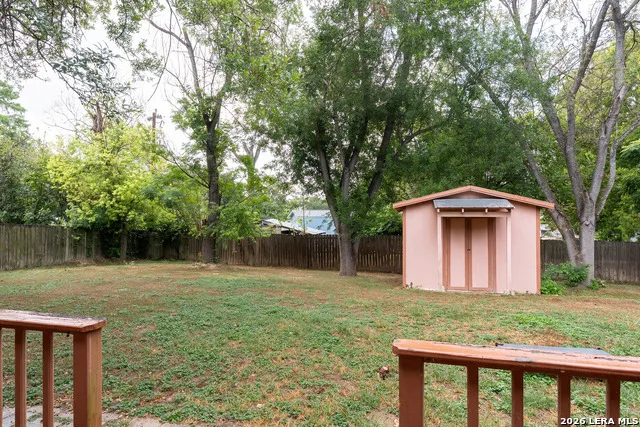 2114 TERMINAL LOOP RD McQueeney, TX 78123