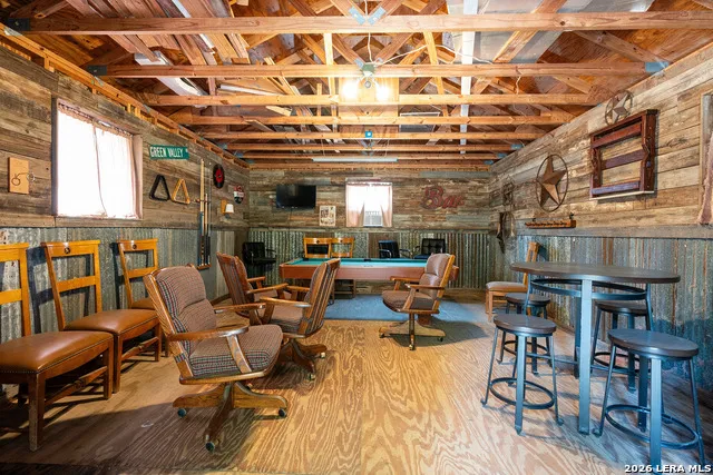 2114 TERMINAL LOOP RD McQueeney, TX 78123