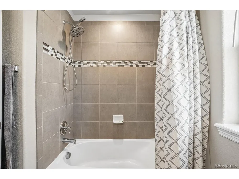 4988 Priors Drive Windsor, CO 80550