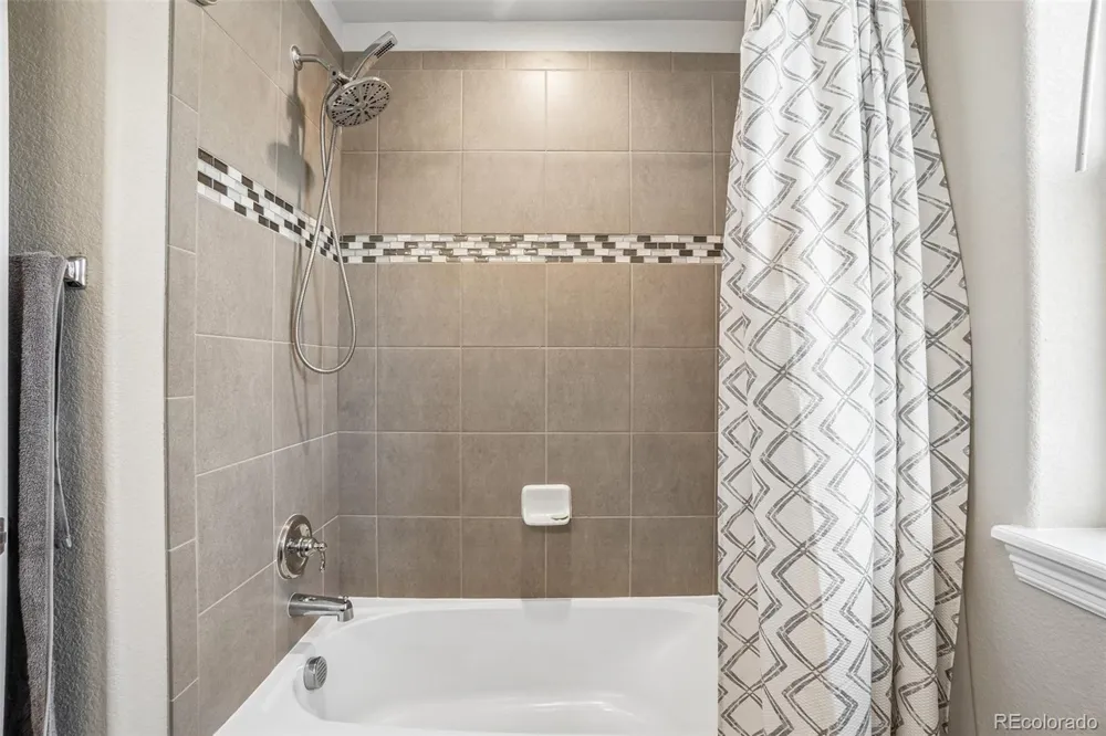 4988 Priors Drive Windsor, CO 80550