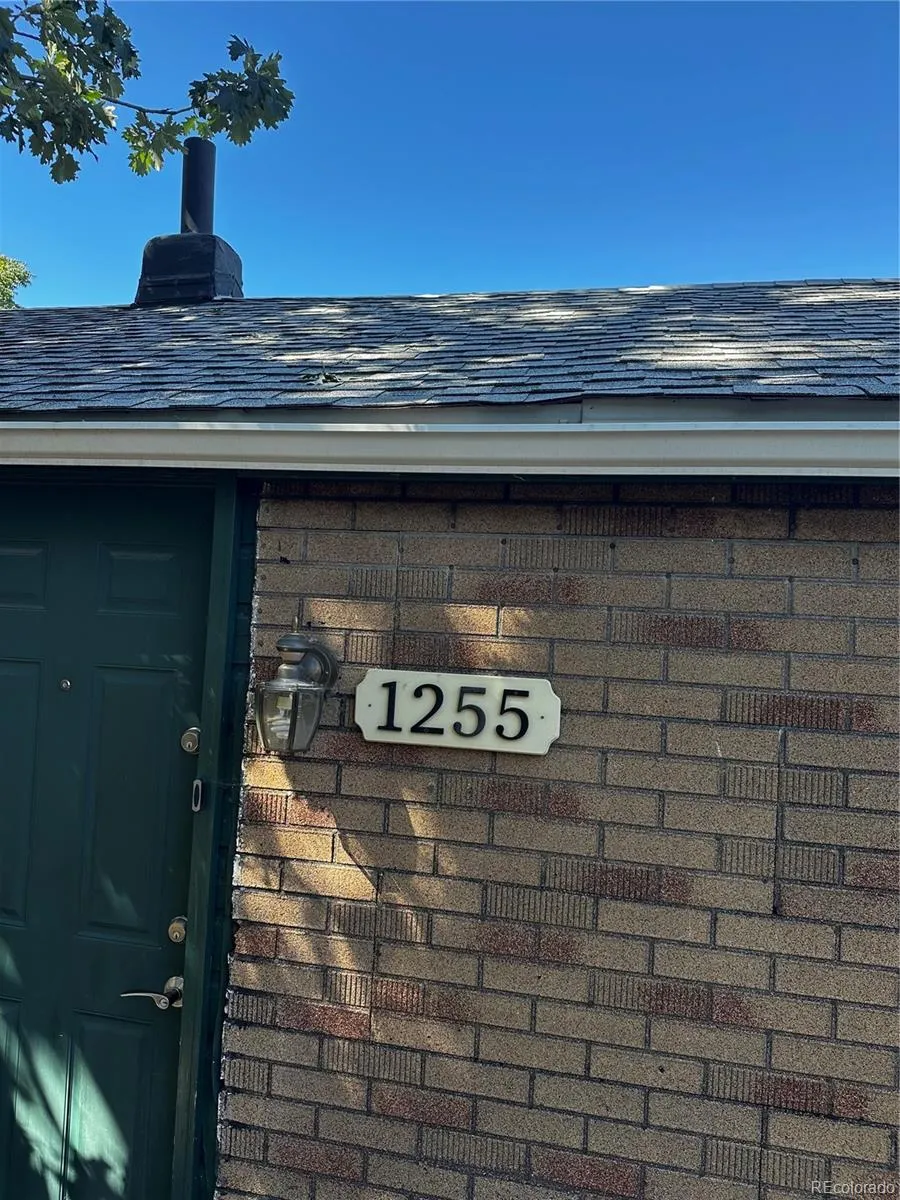 1255 Dallas Street Aurora, CO 80010