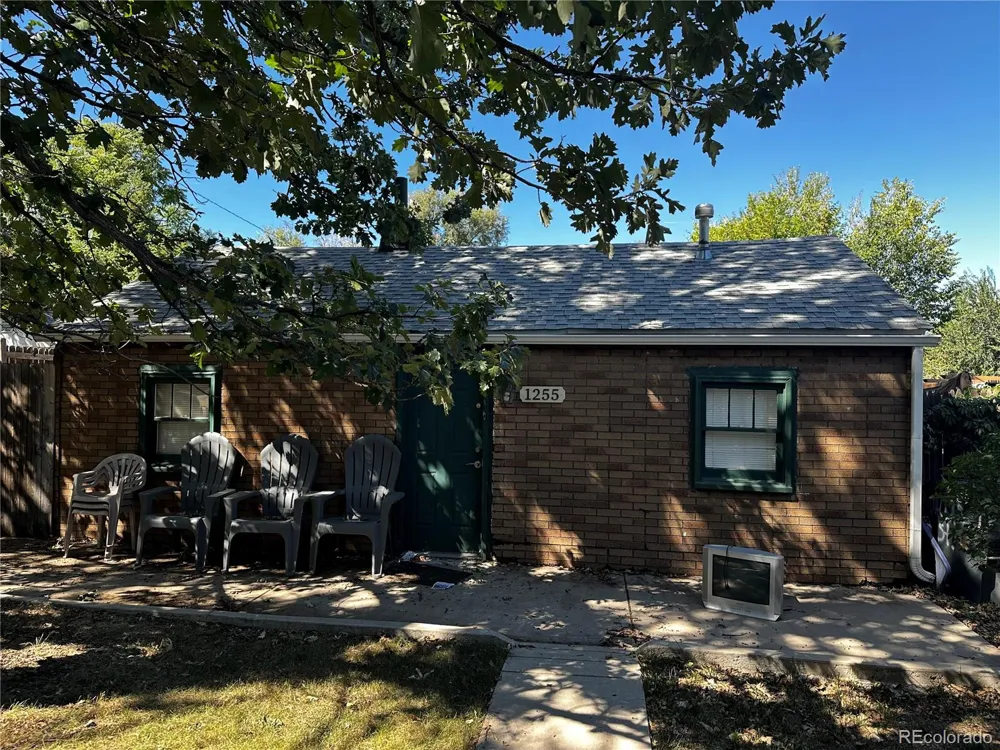 1255 Dallas Street Aurora, CO 80010