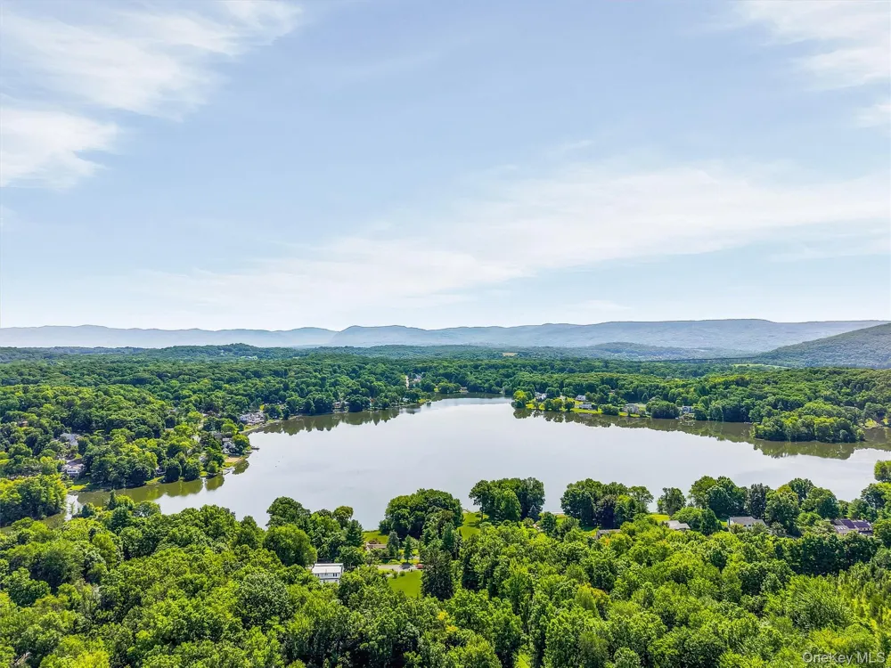 136 Lake Road Salisbury Mills, NY 12577