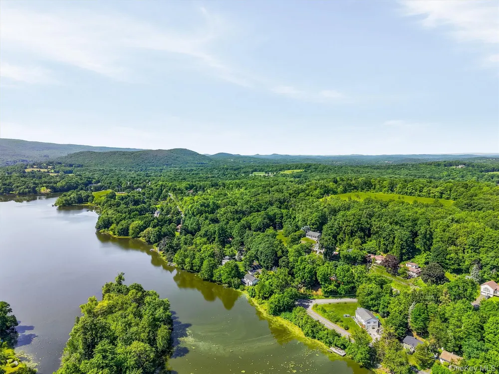 136 Lake Road Salisbury Mills, NY 12577