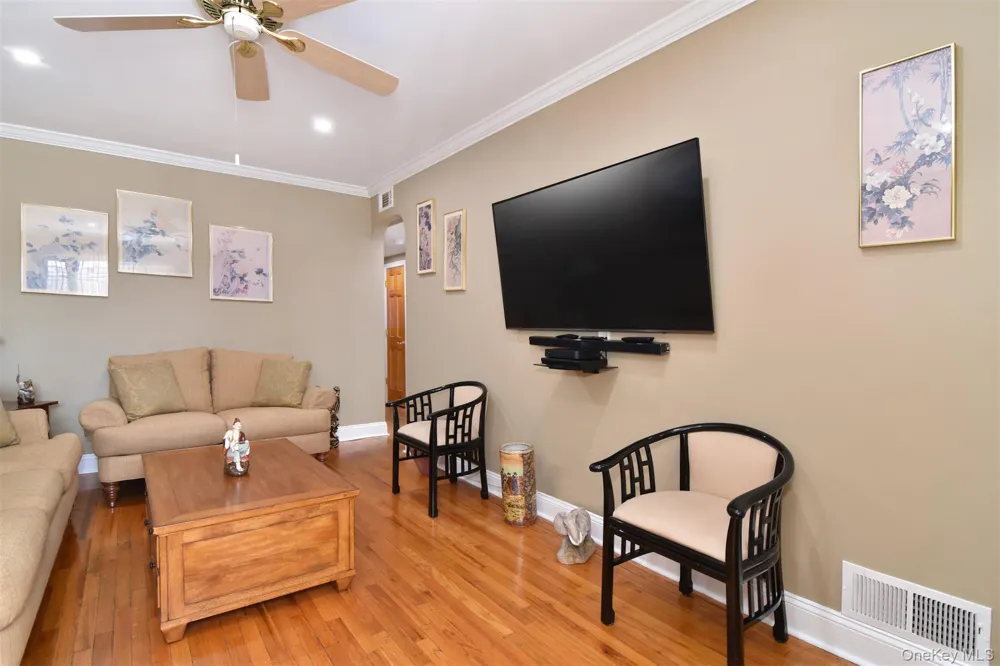 2533 Tenbroeck Avenue Bronx, NY 10469