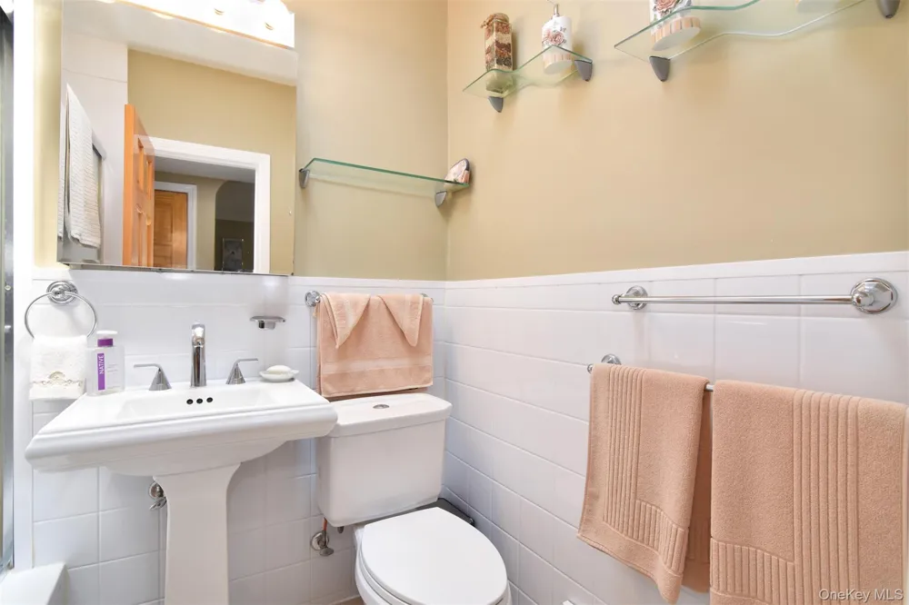 2533 Tenbroeck Avenue Bronx, NY 10469