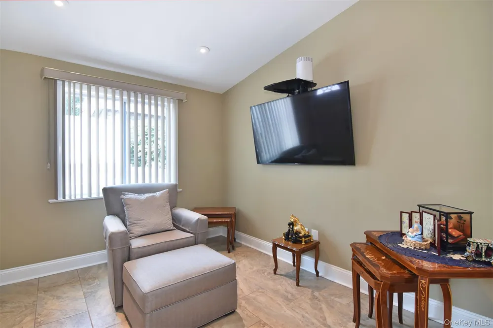 2533 Tenbroeck Avenue Bronx, NY 10469