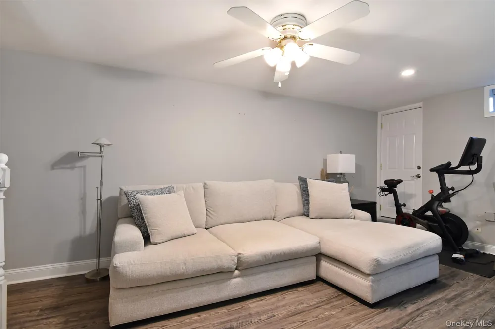 2533 Tenbroeck Avenue Bronx, NY 10469