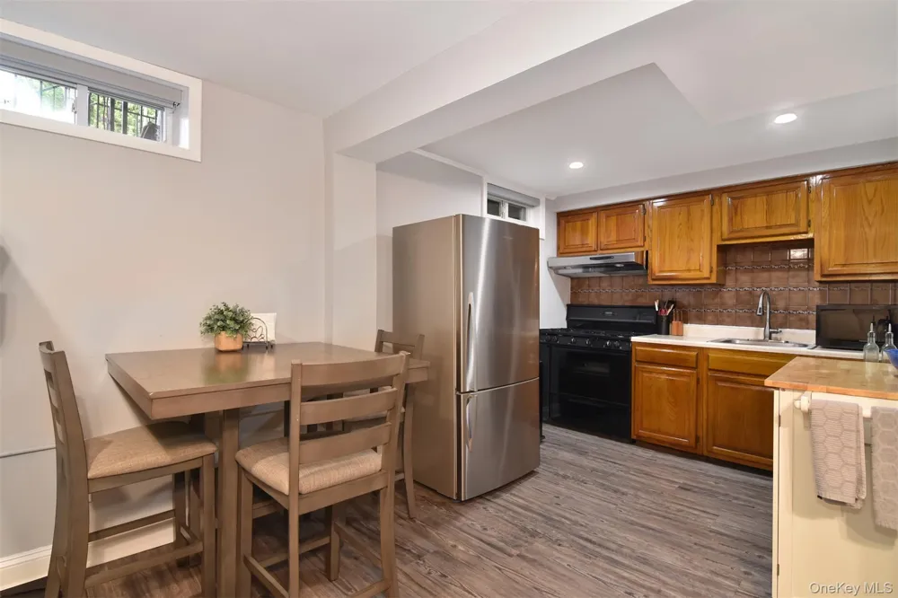 2533 Tenbroeck Avenue Bronx, NY 10469