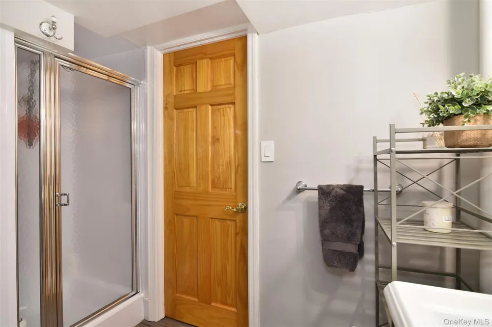 2533 Tenbroeck Avenue Bronx, NY 10469