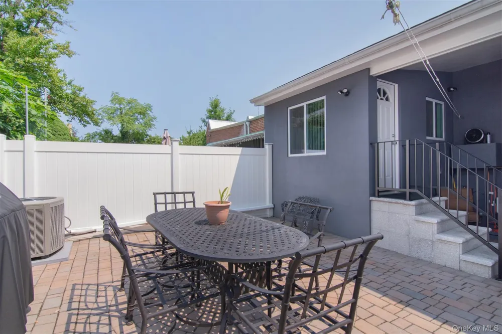 2533 Tenbroeck Avenue Bronx, NY 10469